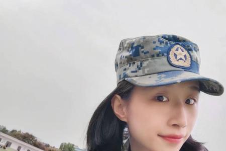 军训女教官可以化妆吗