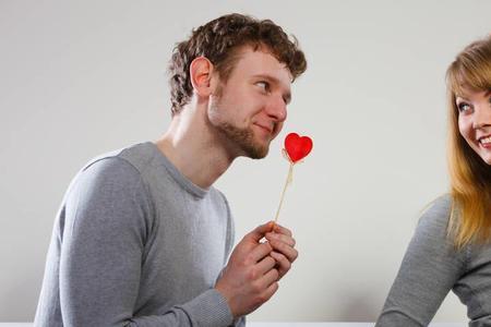 男生知道女生暗恋他会怎么样