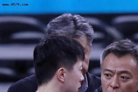 给庄智渊做场外指导的小孩是谁