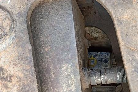 破碎锤响声不连贯什么原因