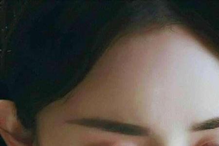 为什么有些女人眼睛很多泪