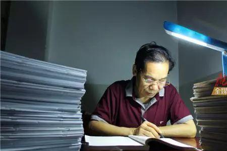 班主任故意找事怎么办