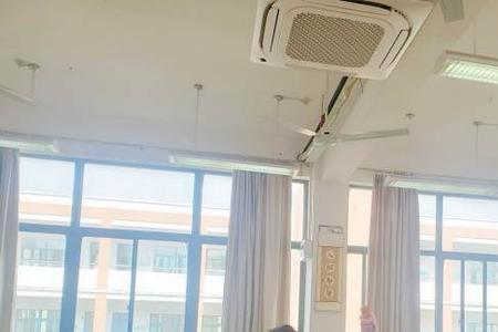 初中学校教室和宿舍都有空调吗