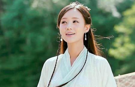 电影五小福女主是扮演黄蓉的吗