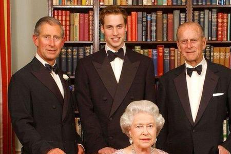 英国谁继位一年就推出王位