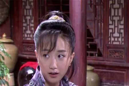 龙门镖局为什么要有两个短头发