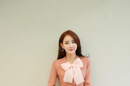 形容美女老师的气质绝佳的句子