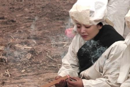 重孝不能穿什么颜色