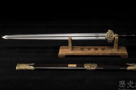 主角用巨阙剑的武侠小说