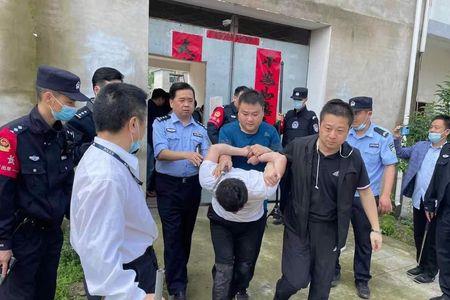 犯罪嫌疑人家里有孩子怎么办