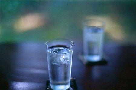 半杯清醒一杯醉下一句是什么