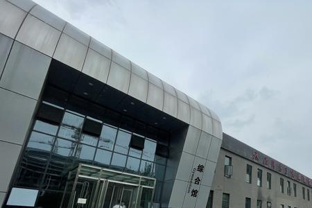 太原师范学院游泳课必修吗