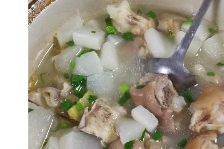 萝卜猪脚汤做法