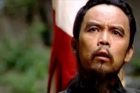 鞠躬尽瘁能形容活人吗