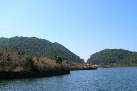 涧下水和洞中水一样吗