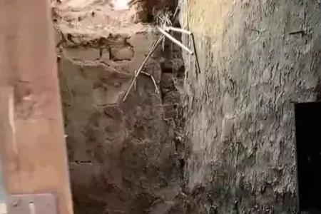 寒门锈锁久不开的诗句