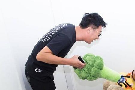 爸爸带娃为什么都不哭