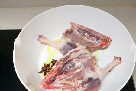 鸭腿变质发臭怎么处理