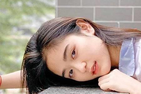 大学女生心动时的表现