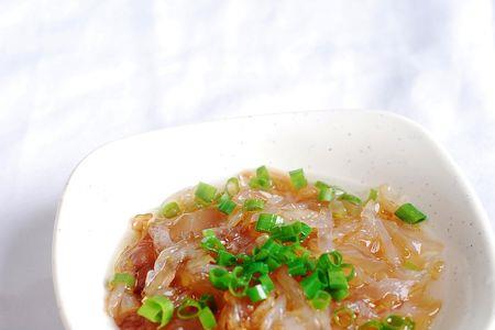 海蜇鱼汤的做法