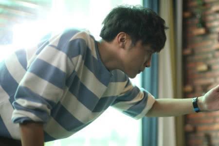 爱不绝口什么意思