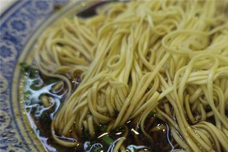 无锡阳春面酱油的熬制