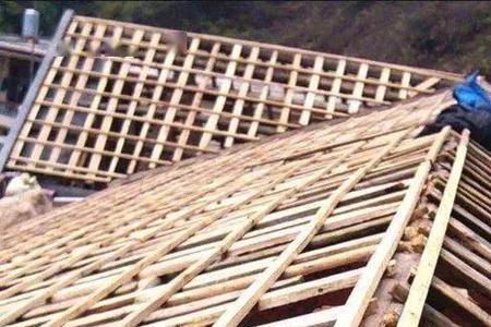农村自建房看到楼顶木瓦怎么封