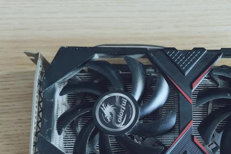 e52666v3能带动1080ti显卡吗