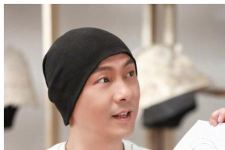 张卫健和陈小春谁的咖位大