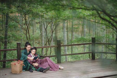与君初相识，便欲诉衷肠的意思