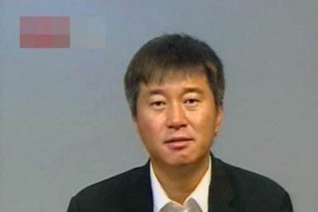 满文军比李俐大几岁