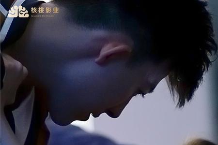 危险的她乔薇前男友被谁杀死的