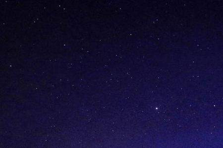 心存希冀目有繁星出处
