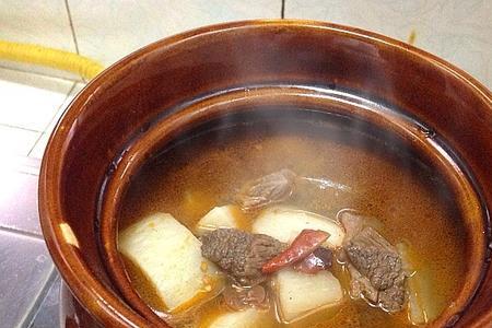 牛肉萝卜汤怎么炖好喝