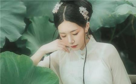 望穿秋水形容女人还是男人