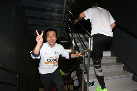 爬楼40层等于跑多少公里