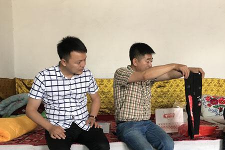汉族儿子能摸父亲的头吗