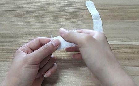 创可贴好还是纱布好
