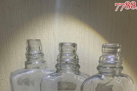 玻璃药瓶原材料是玻璃吗