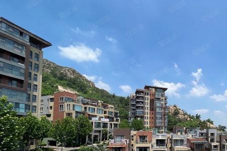青岛小镇一期几个大门