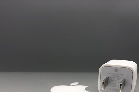 苹果充电器和耳机线一样的吗