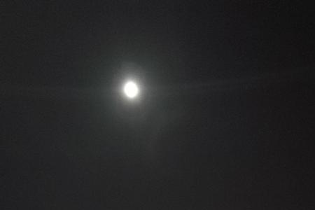 月光近月亮远表达了什么