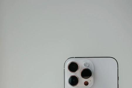 苹果明明是白色为什么显示银色