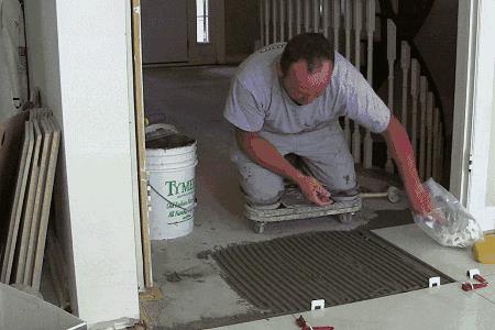 水泥地可以用瓷砖胶补平