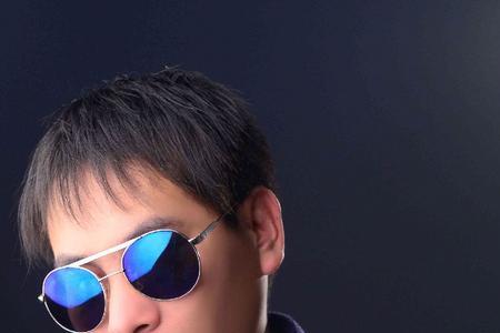 我想一个人走男声版原唱