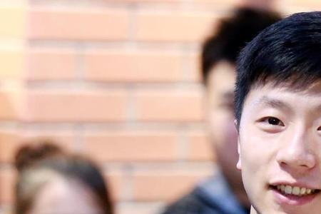 马龙教练是谁