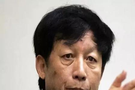 易中天离开武大时的校长是谁