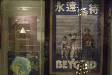 黄家驹死后beyond的成名曲