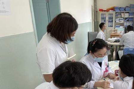 农村定向医生和教师哪个好