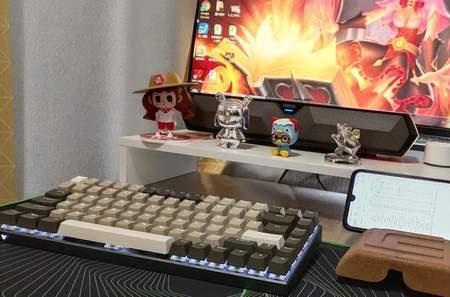 电脑敲桌子的声音是什么